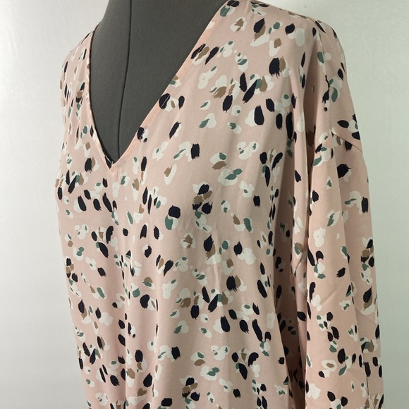 GeeGee Top/Blouse Women Size M Light Pink Comfort Relax Fit Tie Front V Neck - Picture 3 of 9